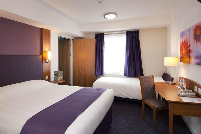 Premier Inn Premier Inn Crewe 南特威奇 外观 照片